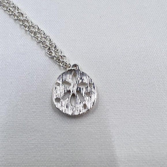 SHB Avon - Sand Dollar Charm Shiny Silver Tone 7” Bracelet - Picture 7 of 7